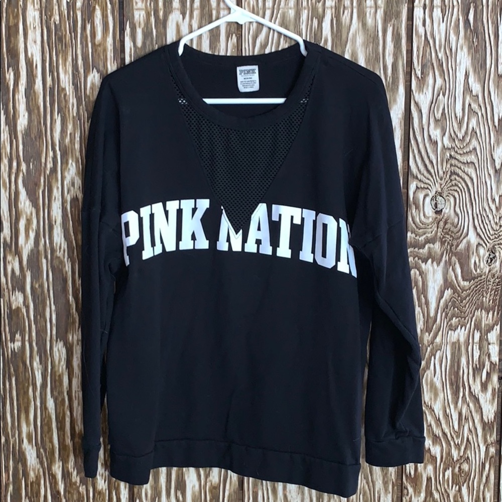 👚 black crewneck sweatshirt